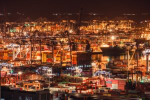 İran'da Dış Baskılar reform Kapasitesini Sınırlandırırken Savaş Tehd