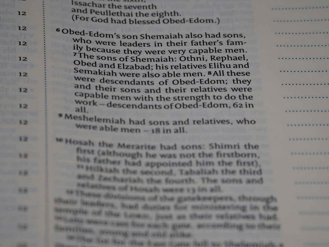 Uşak'ta İlkokul Öğrencilerinin Türk Bayrağını Öpmeleri Güvenlik Kamera