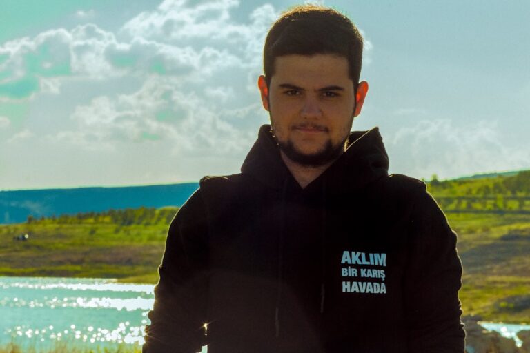 Alejandro Grimaldo Kimdir, Kaç Yaşında, Hangi Mevkide Oynuyor?