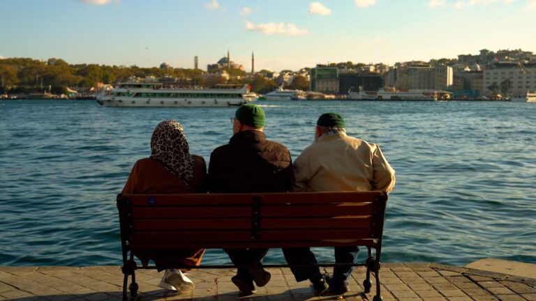 Ekrandaki İş Arkadaşınız Gerçek Mi?