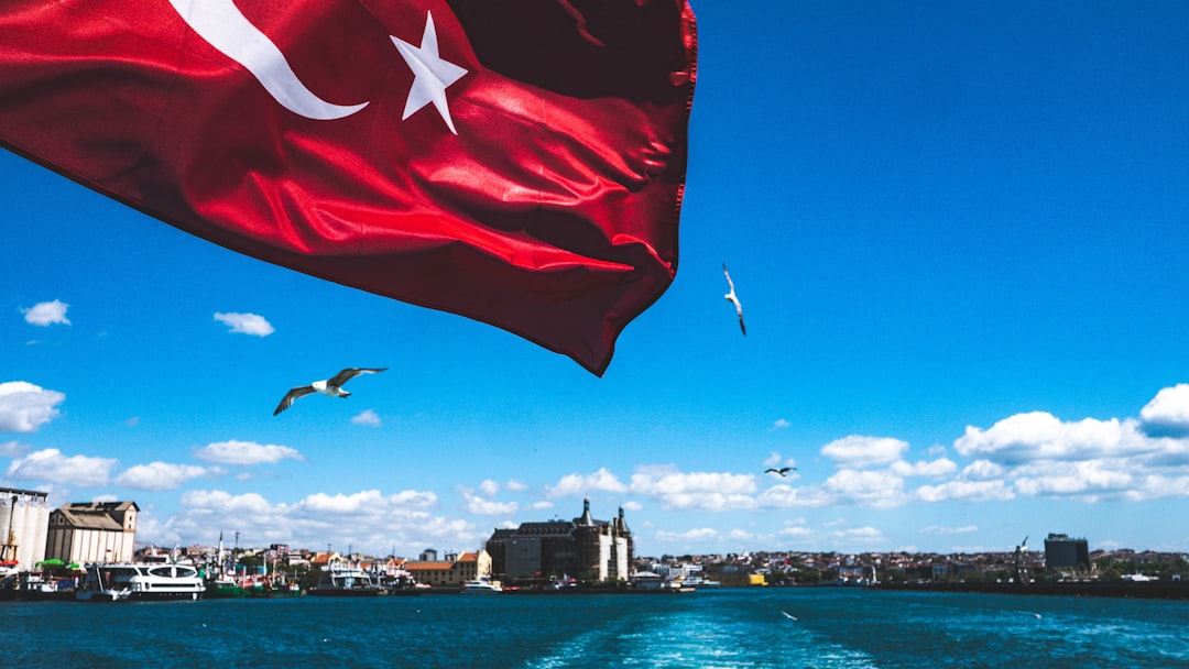 Türkiye'de yayın yapan profesyonel bir haber editörüsüm. İşte, "Dünya